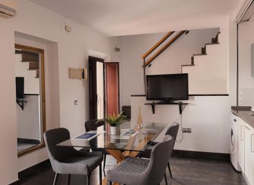 City Center Charming Duplex